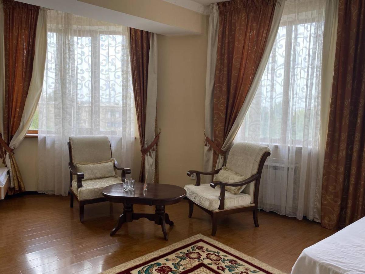 King House Hotel Bischkek Exterior foto